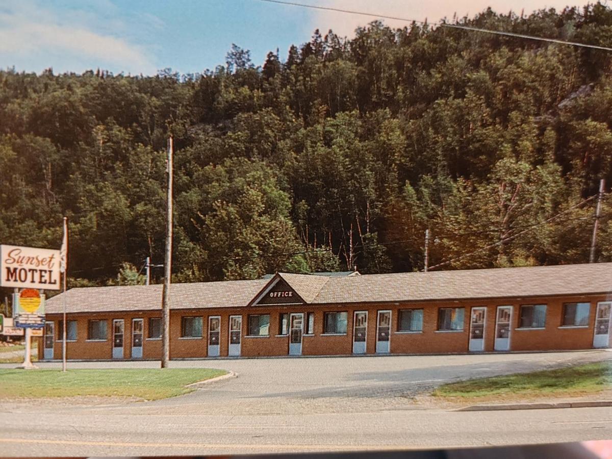 Sunset Motel Schreiber Экстерьер фото